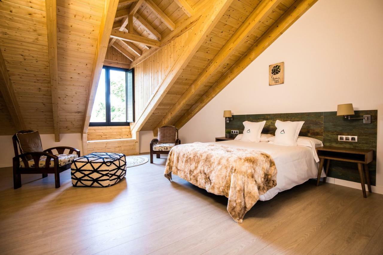The Rock Suites & Spa Congosto Extérieur photo