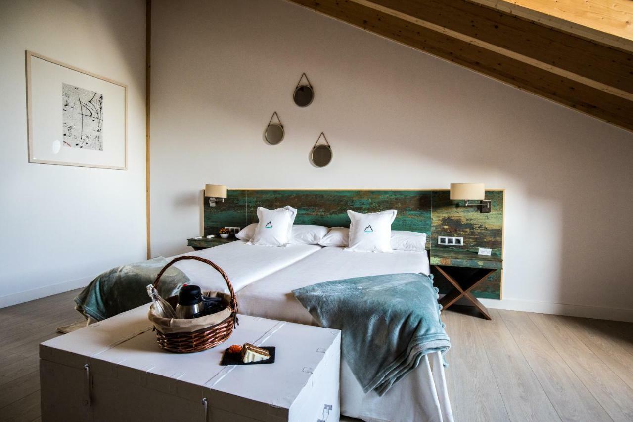 The Rock Suites & Spa Congosto Extérieur photo